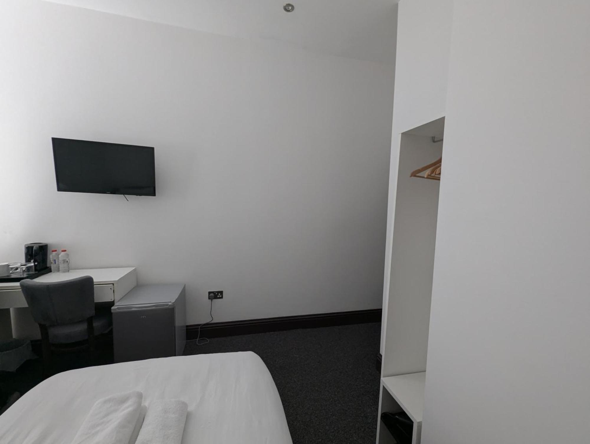 Oyo Firs Lodge London Heathrow Hounslow Bagian luar foto