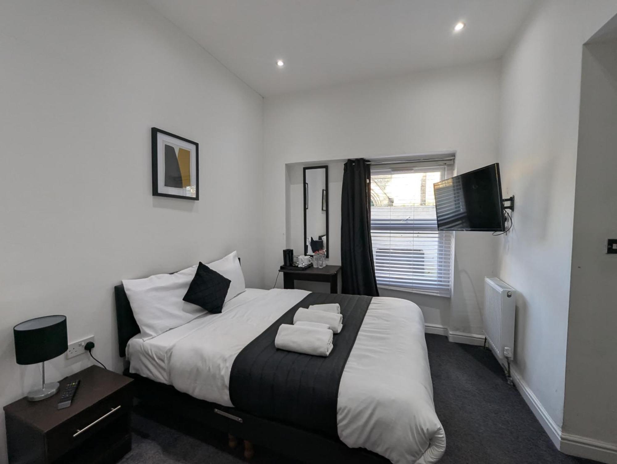 Oyo Firs Lodge London Heathrow Hounslow Bagian luar foto