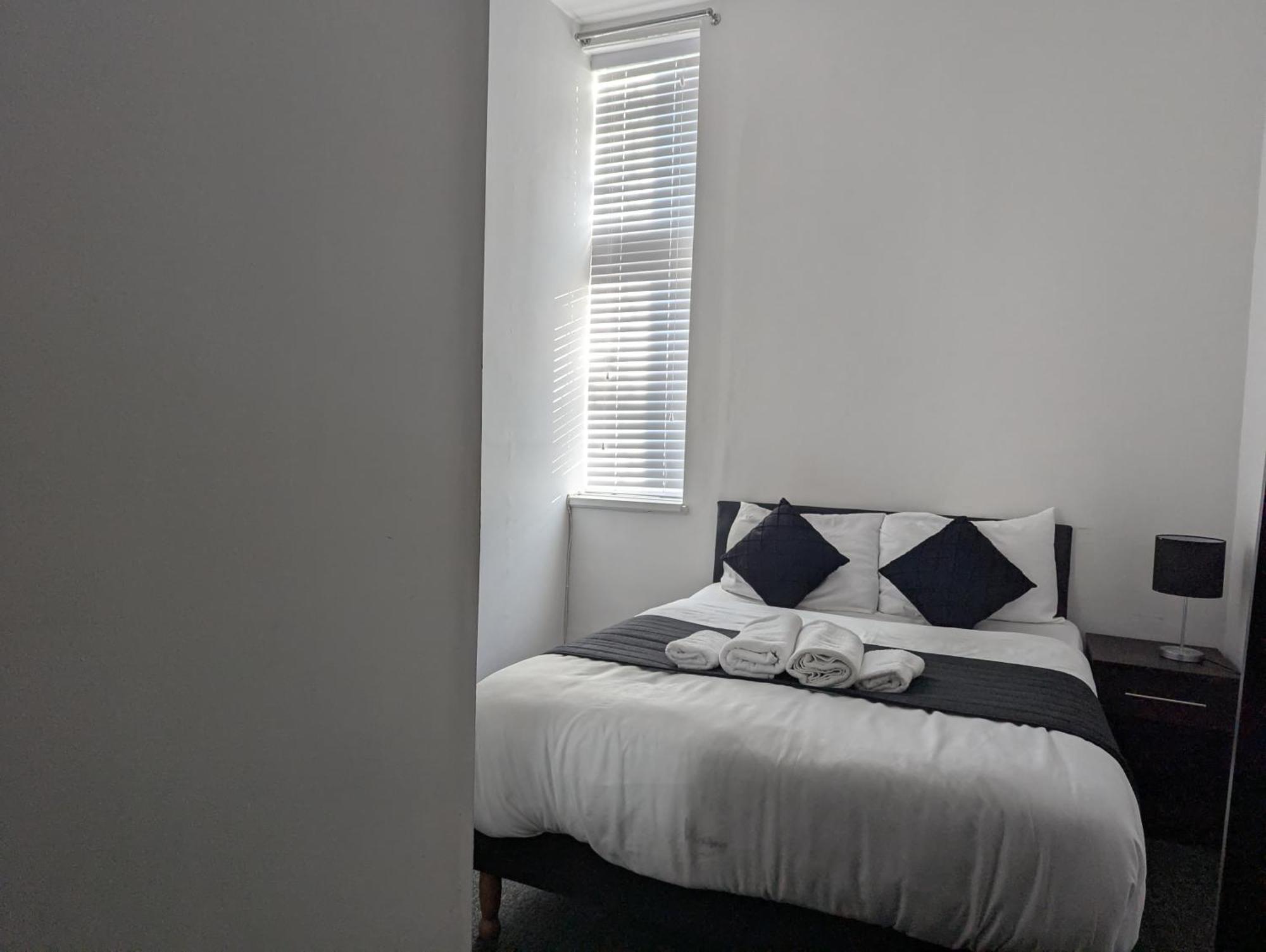 Oyo Firs Lodge London Heathrow Hounslow Bagian luar foto
