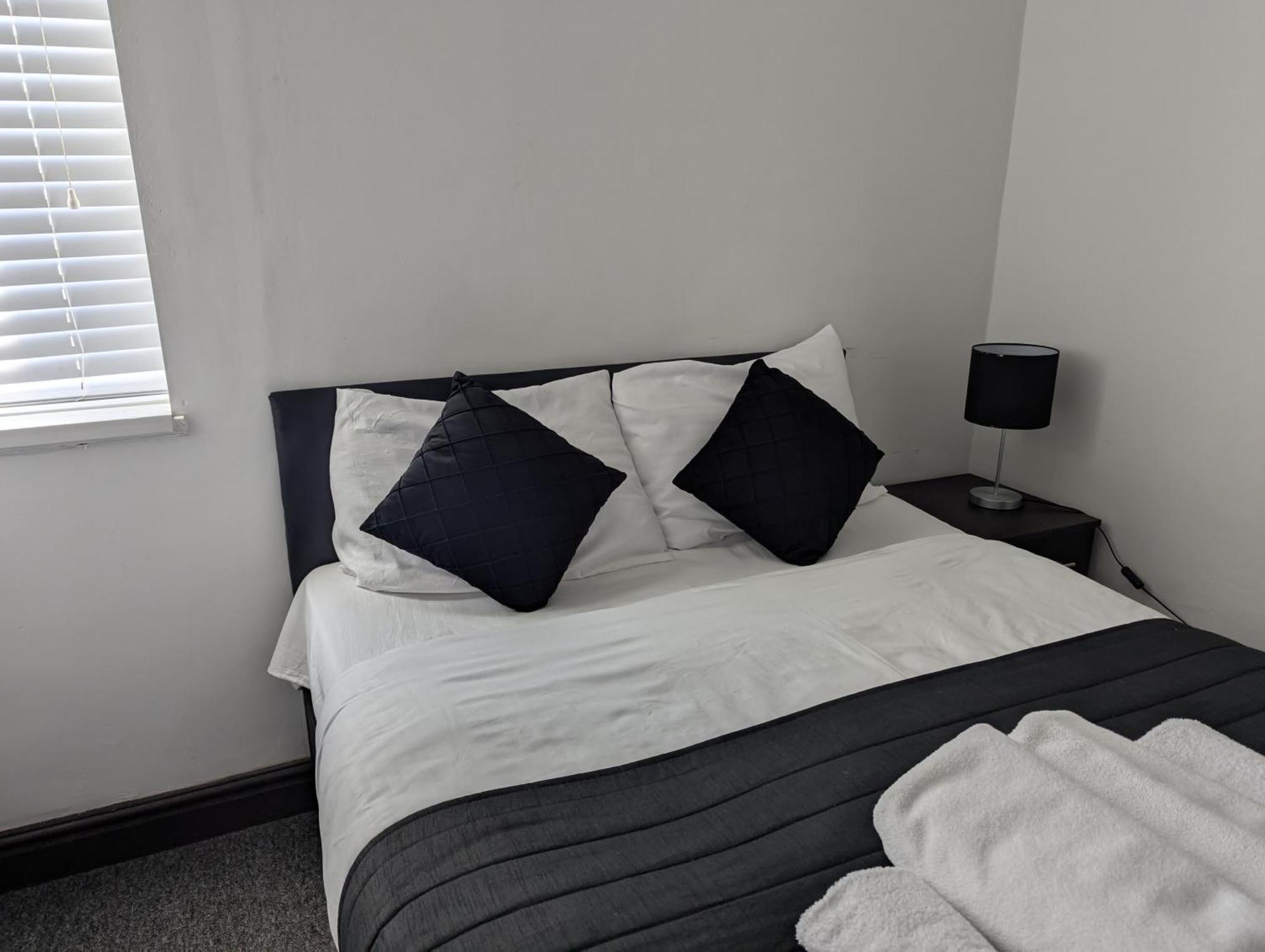 Oyo Firs Lodge London Heathrow Hounslow Bagian luar foto