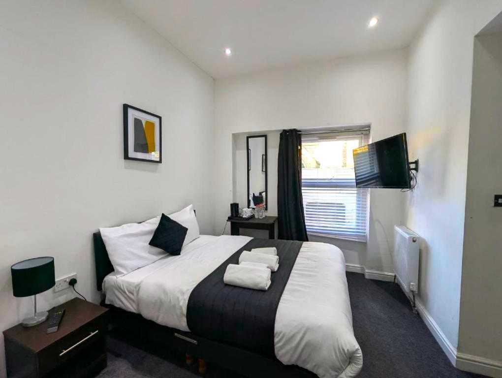 Oyo Firs Lodge London Heathrow Hounslow Bagian luar foto