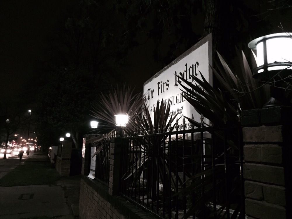Oyo Firs Lodge London Heathrow Hounslow Bagian luar foto